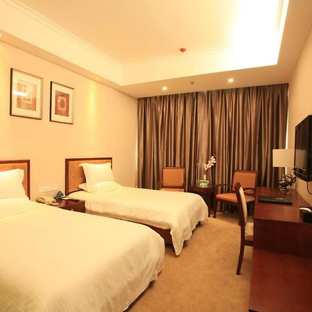 Greentree Inn Beijing Daxing Huangcun Qingyuan Road Metro Station Express Hotel Extérieur photo